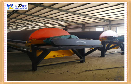 濕式磁選機(jī),選擇滾筒濕式磁選機(jī)廠家關(guān)鍵看哪幾方面_釩鈦鐵礦選擇滾筒濕式磁選機(jī)廠家關(guān)鍵看哪幾方面型號(hào)參數(shù)及磁場(chǎng)強(qiáng)度 濕式磁選機(jī),選擇滾筒濕式磁選機(jī)廠家關(guān)鍵看哪幾方面_釩鈦鐵礦選擇滾筒濕式磁選機(jī)廠家關(guān)鍵看哪幾方面型號(hào)參數(shù)及磁場(chǎng)強(qiáng)度